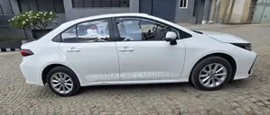 Toyota Corolla 2022 White