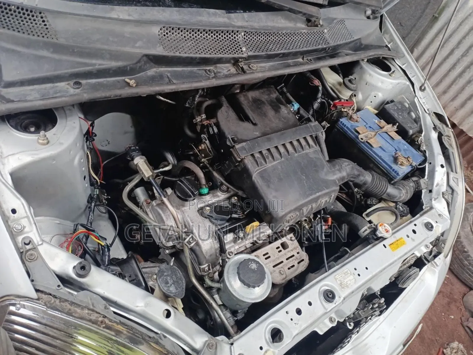 Toyota Vitz 2004 Silver