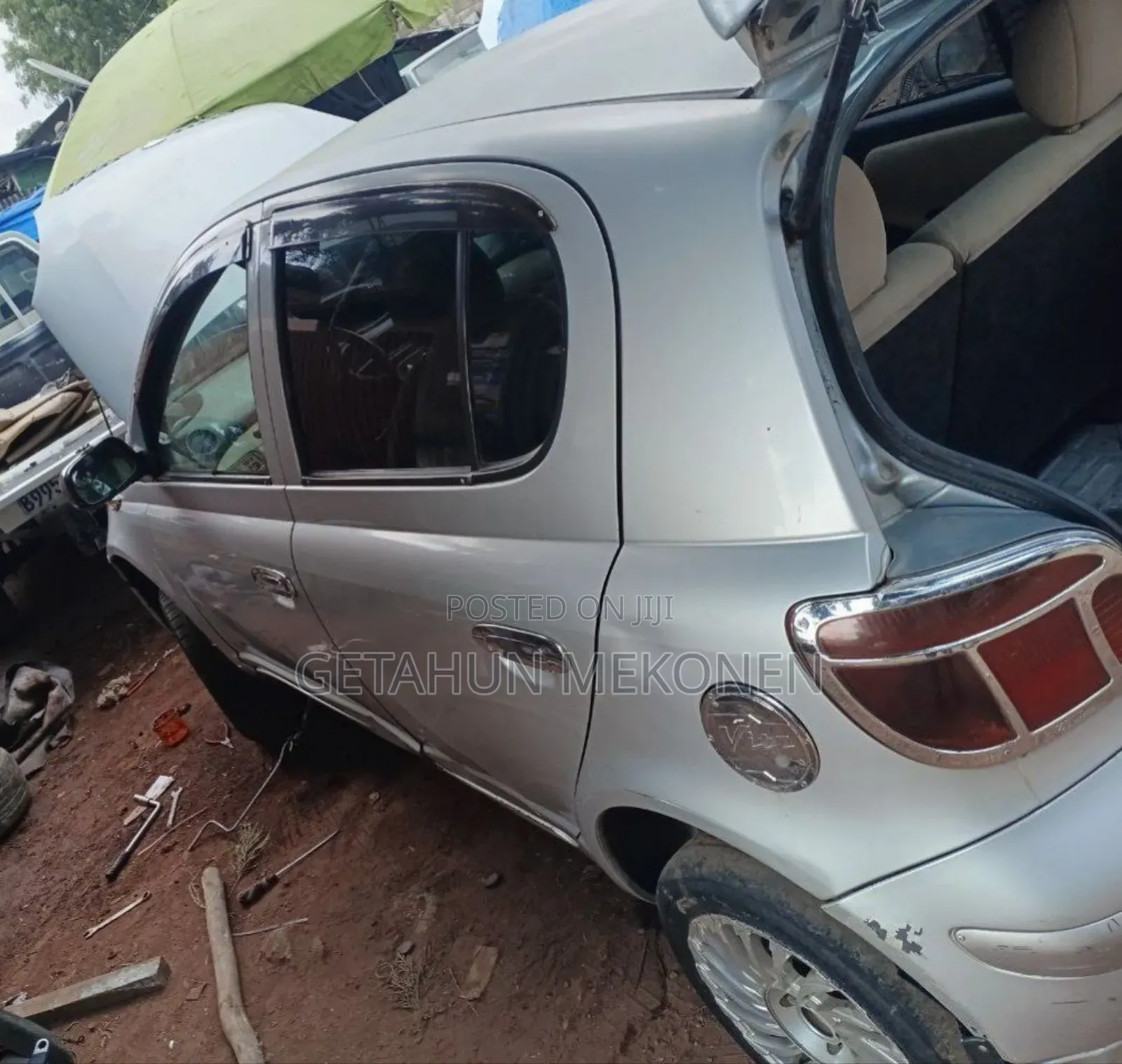 Toyota Vitz 2004 Silver