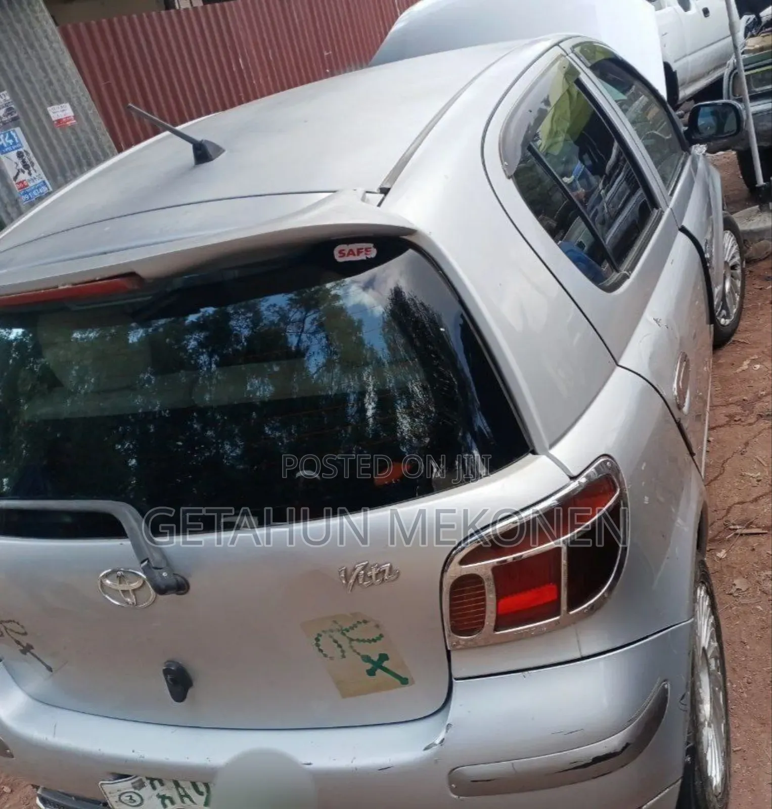Toyota Vitz 2004 Silver