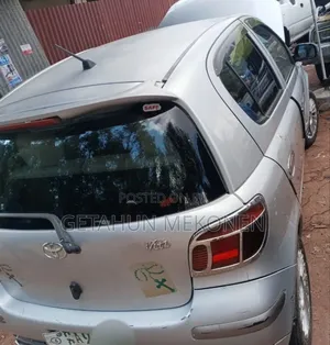 Toyota Vitz 2004 Silver