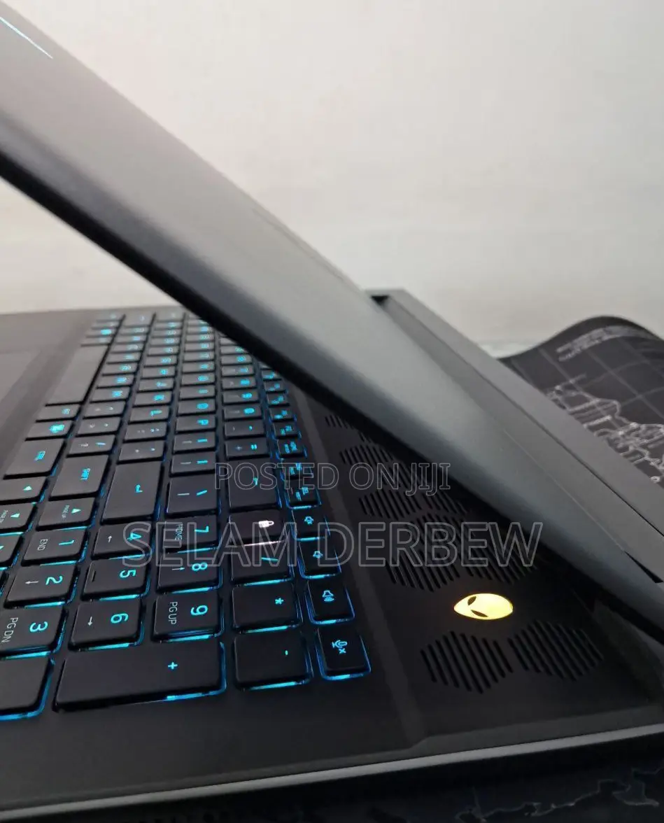 New Laptop Dell Alienware M16 16GB Intel Core i7 SSD 1T