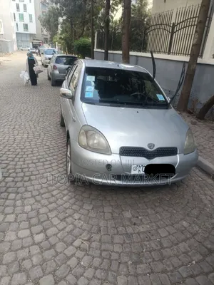 Toyota Vitz 2001
