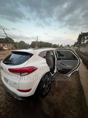 Hyundai Tucson 2018 White