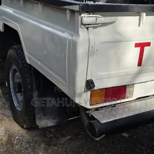 Toyota Land Cruiser 2017 White