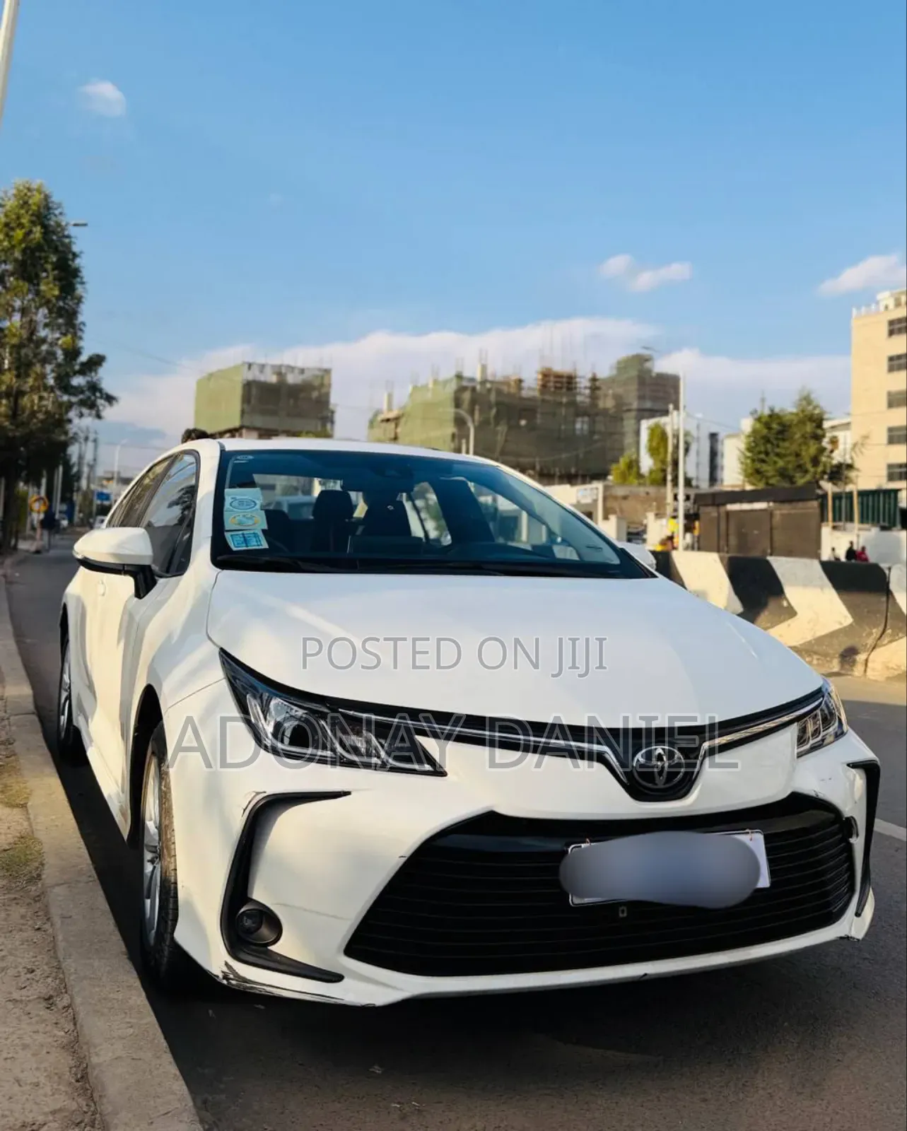Toyota Corolla LE 2023 White