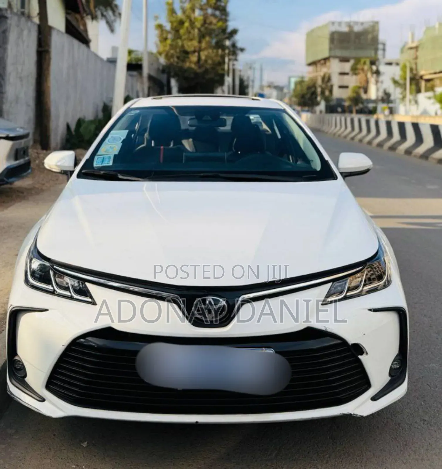 Toyota Corolla LE 2023 White