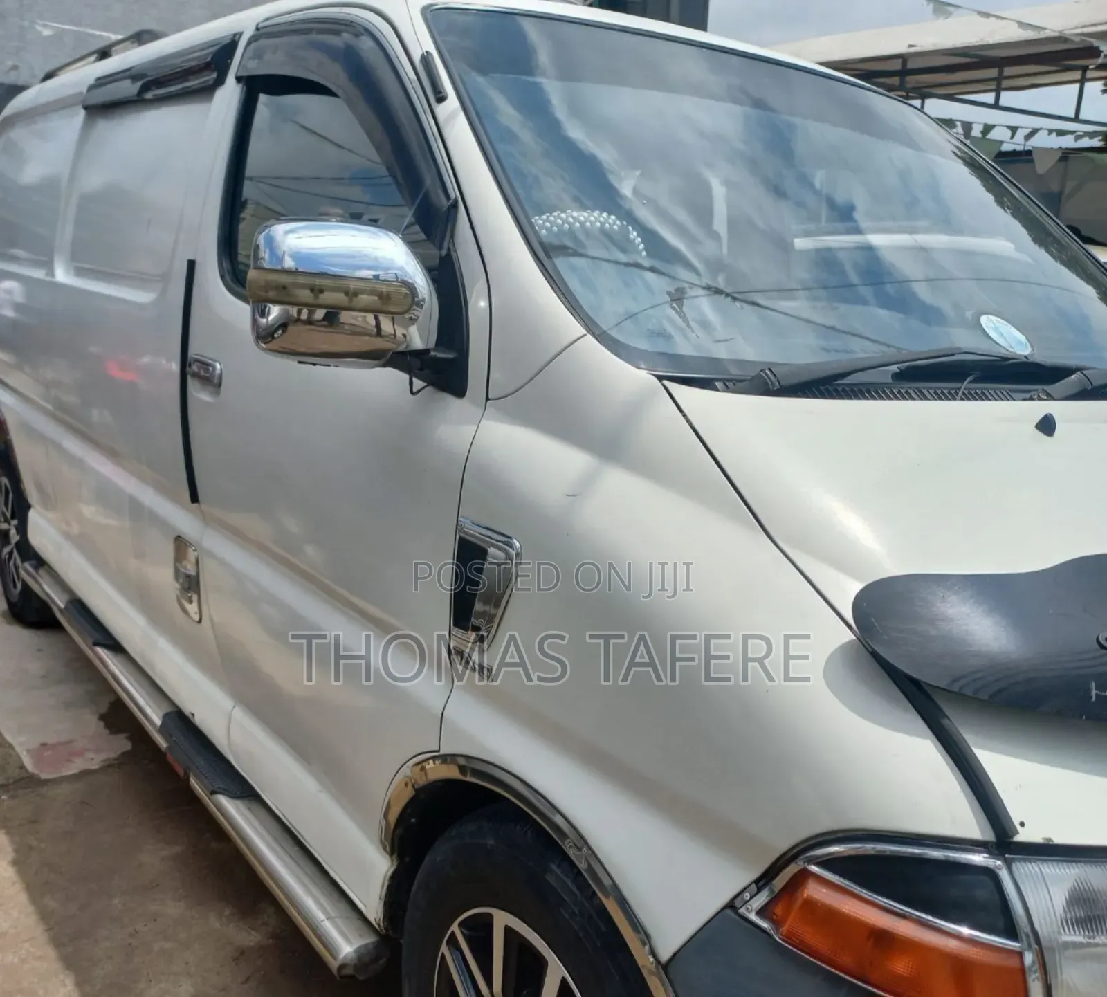 Toyota HiAce 2005 White