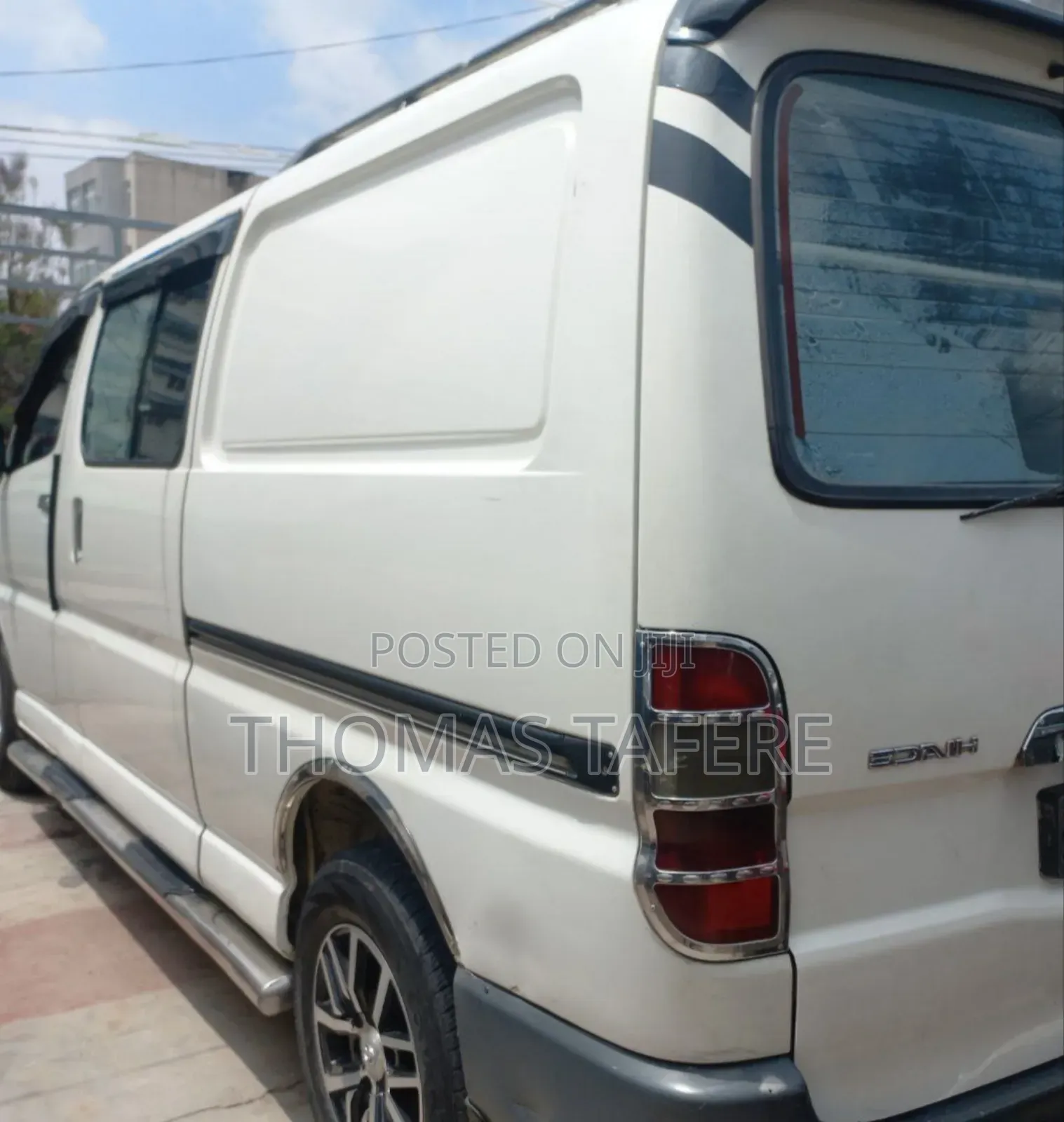 Toyota HiAce 2005 White
