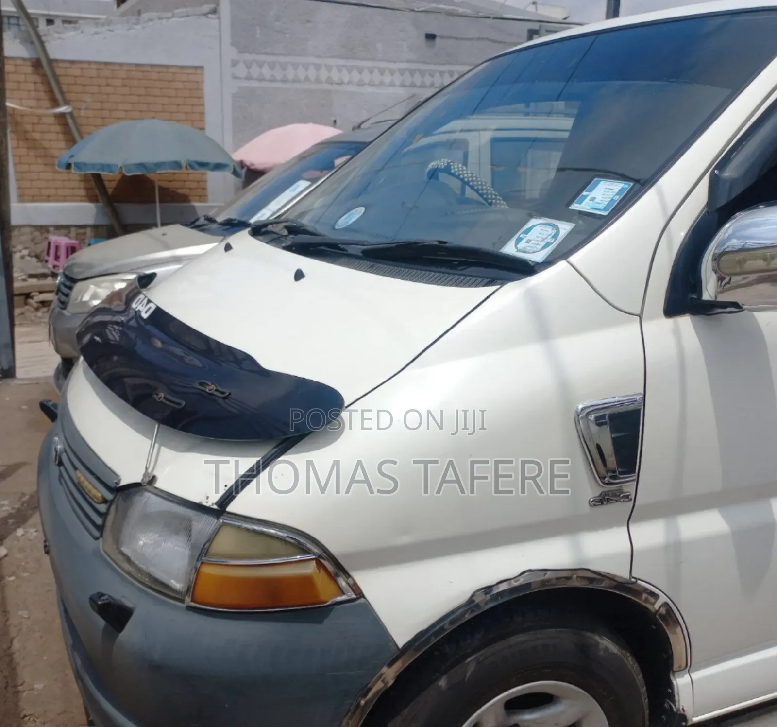 Toyota HiAce 2005 White