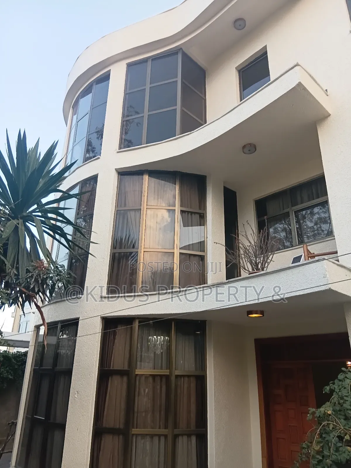 Furnished 3bdrm Townhouse / Terrace for rent