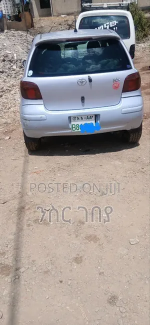 Toyota Vitz 2003 Silver