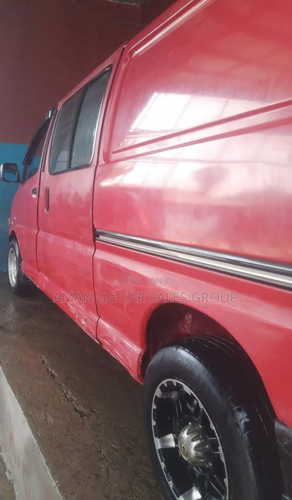 Toyota HiAce 2005 Red