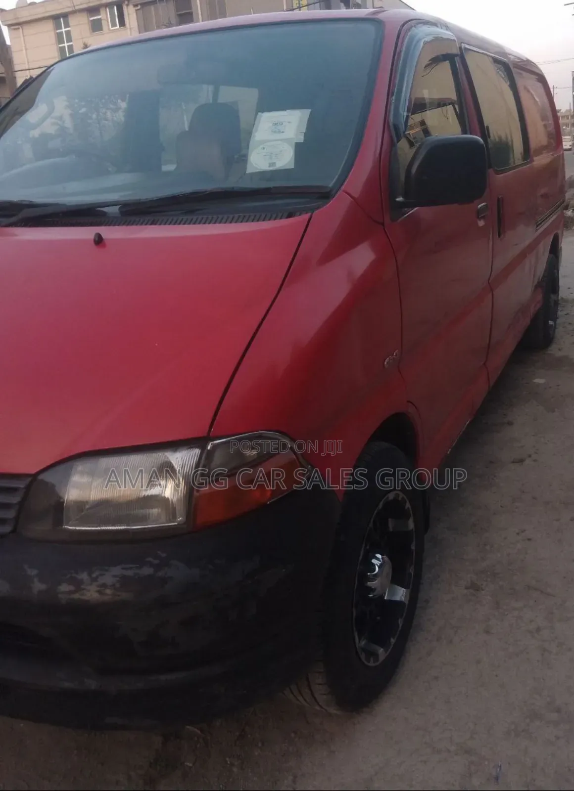 Toyota HiAce 2005 Red
