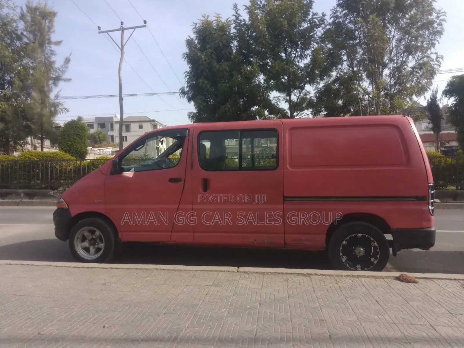 Toyota HiAce 2005 Red