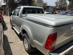 Toyota Hilux 2011 Gray