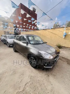 Suzuki Swift 2022 Gray