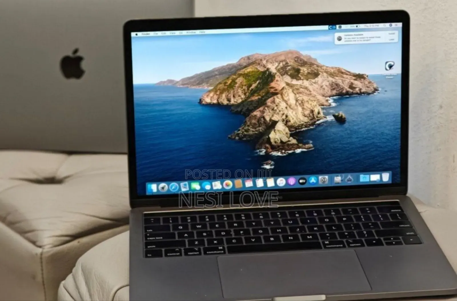 New Laptop Apple MacBook Pro 2019 16GB Intel Core i7 SSD 256GB