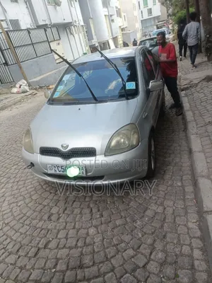 Toyota Vitz 2001 Silver