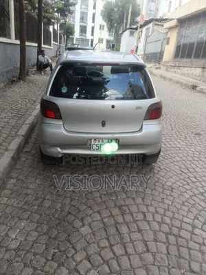 Toyota Vitz 2001 Silver