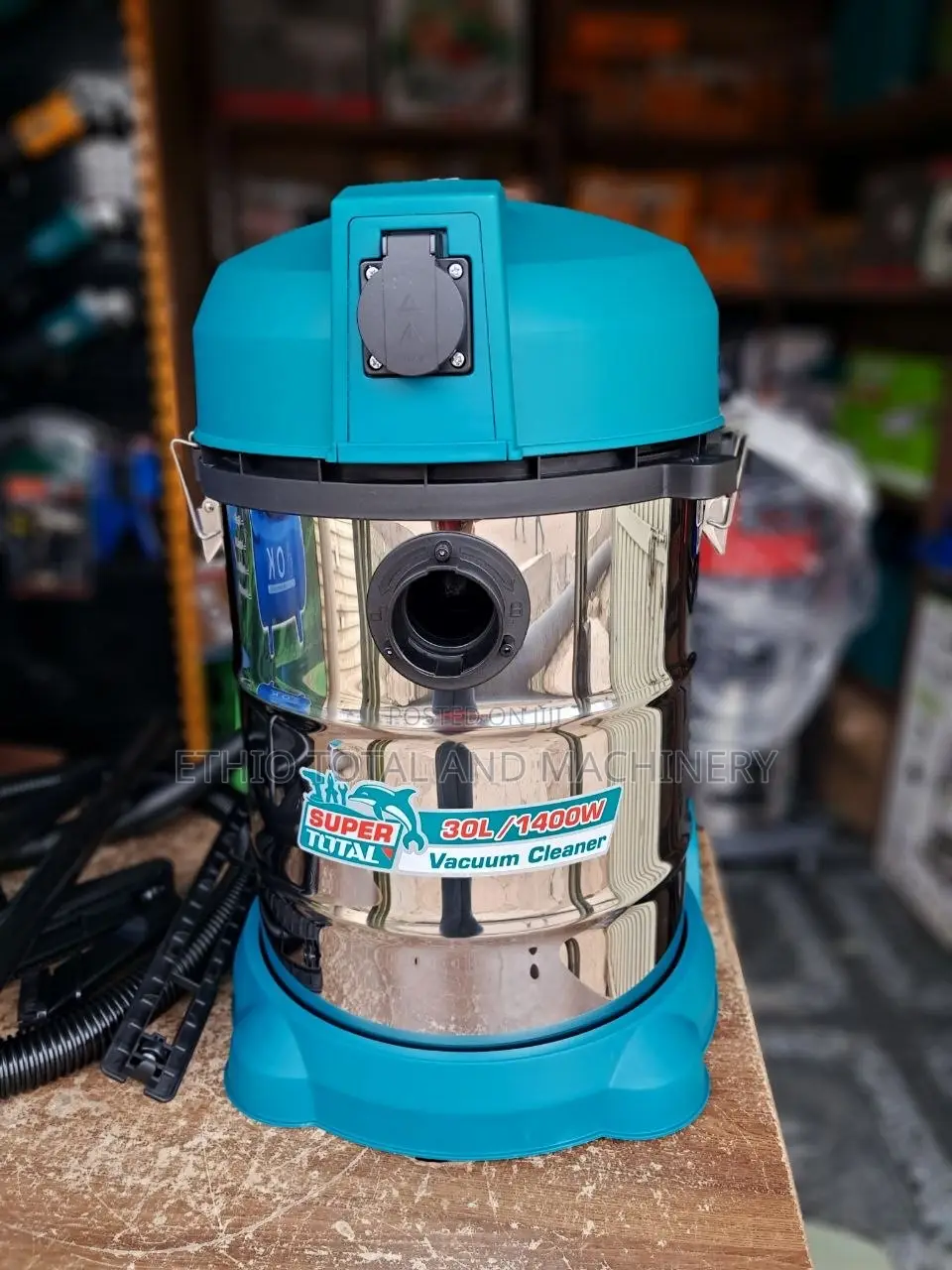 Total 30 Litre Vacuum Cleaner