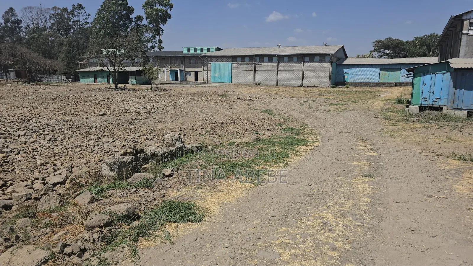 አስቸካይ የሚሸጥ መጋዘን