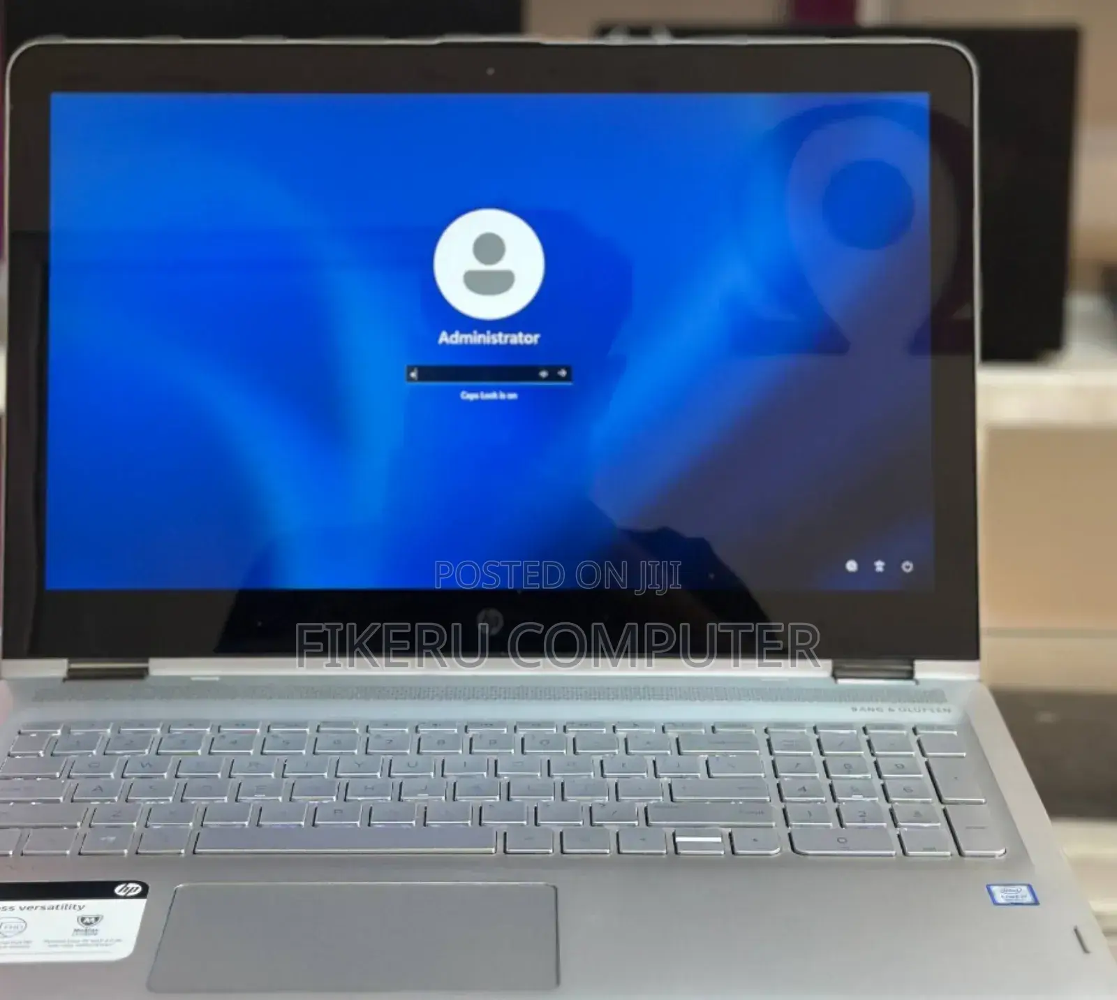 New Laptop HP Envy X360 8GB Intel Core i7 SSD 256GB
