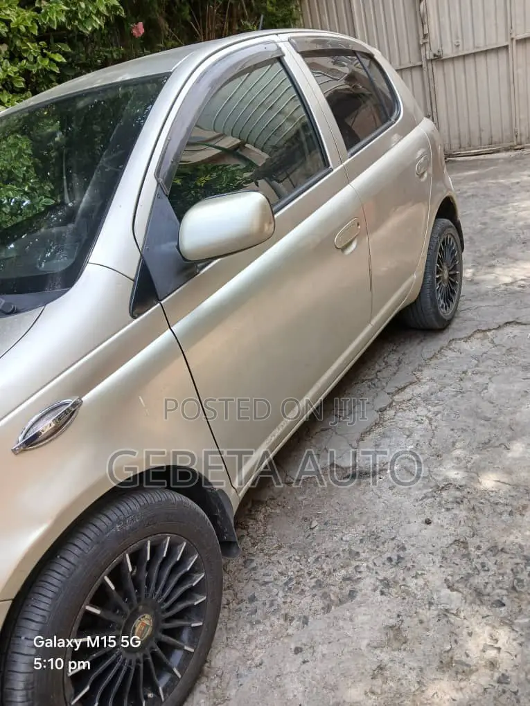 Toyota Vitz 2004