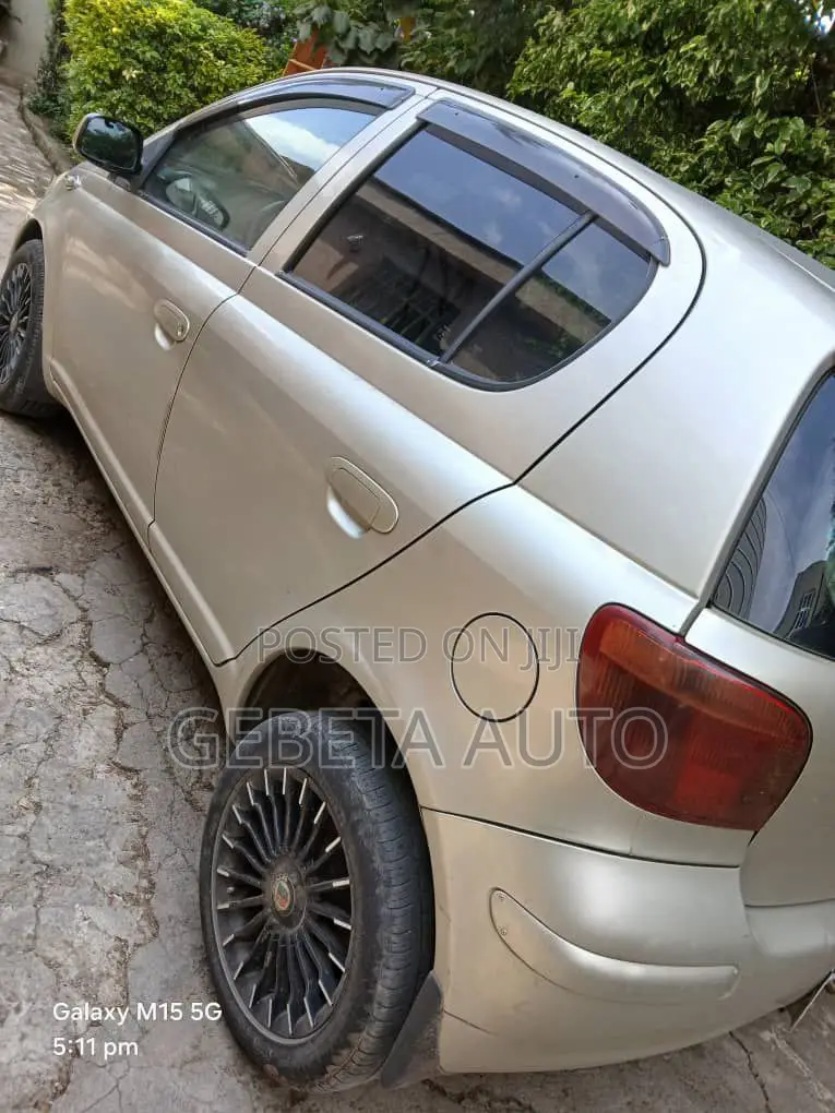 Toyota Vitz 2004