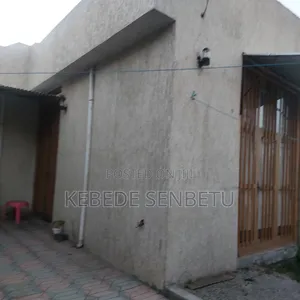 4bdrm House in East Shewa for sale