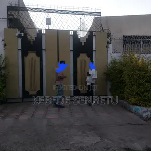 4bdrm House in East Shewa for sale