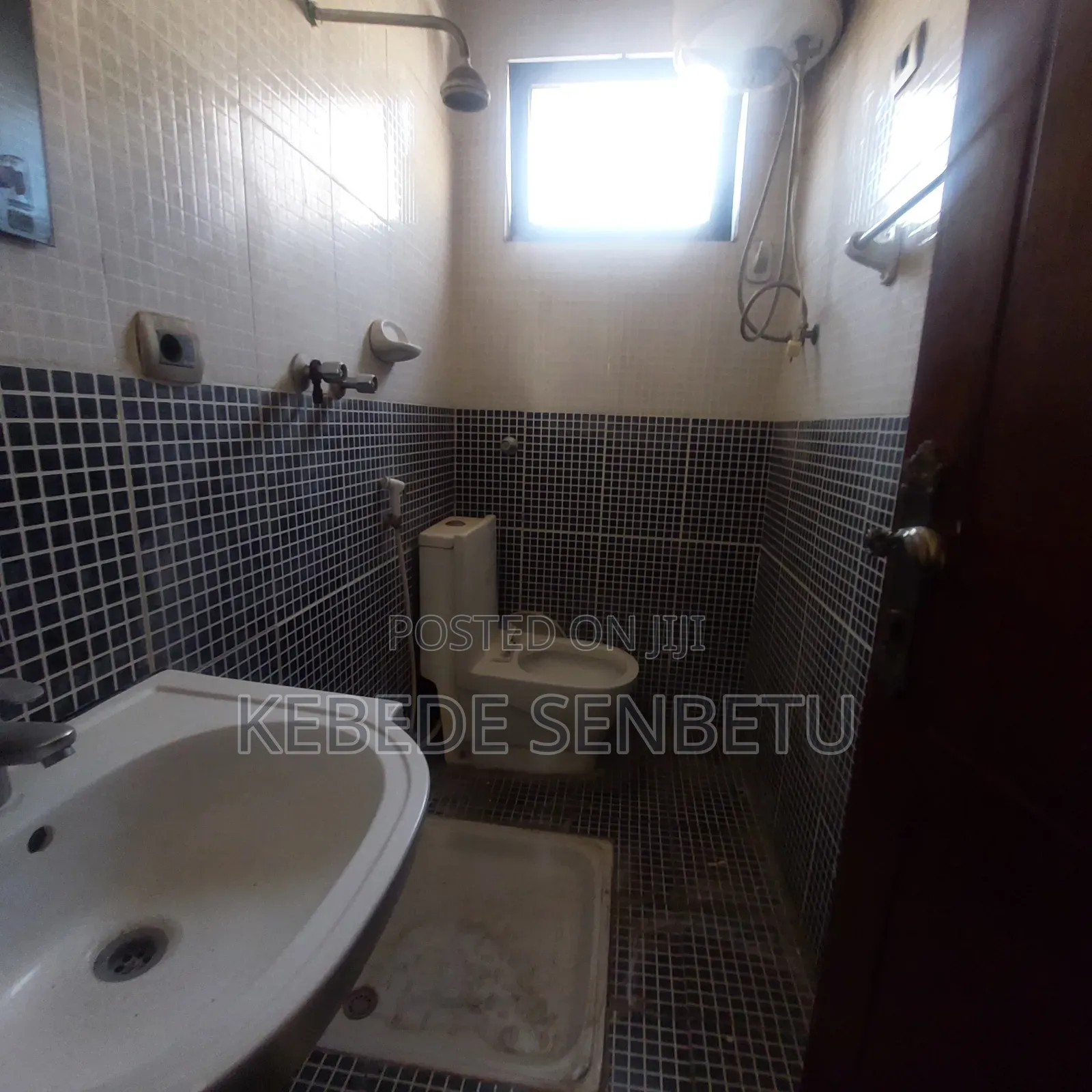 7bdrm House in East Shewa for rent