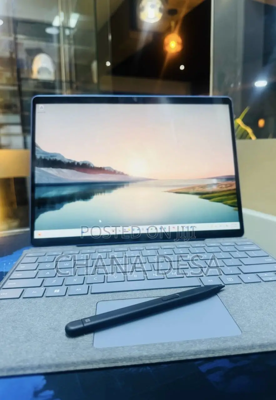 New Laptop Microsoft Surface Pro 9 16GB Intel Core i5 SSD 256GB