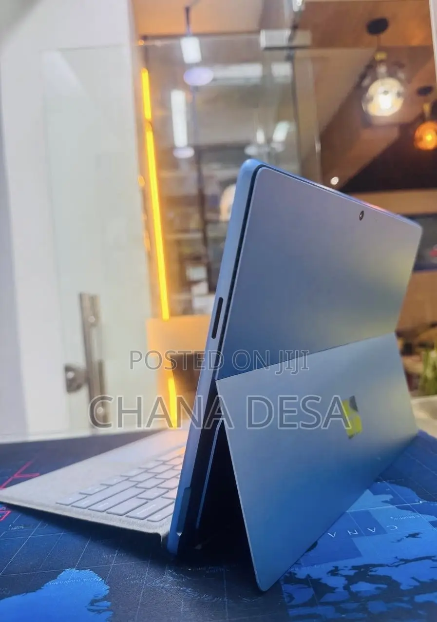New Laptop Microsoft Surface Pro 9 16GB Intel Core i5 SSD 256GB