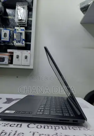 New Laptop Lenovo 300e 16GB Intel Core i5 SSD 512GB