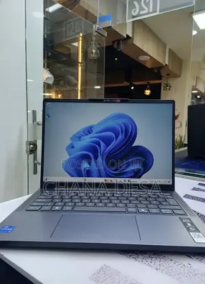 New Laptop Lenovo 300e 16GB Intel Core i5 SSD 512GB