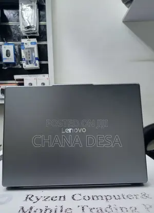 New Laptop Lenovo 300e 16GB Intel Core i5 SSD 512GB