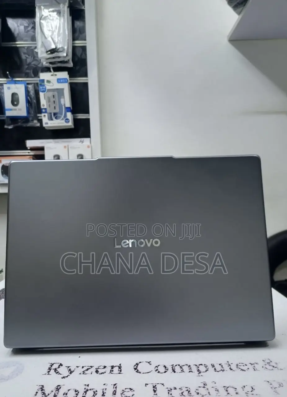 New Laptop Lenovo 300e 16GB Intel Core i5 SSD 512GB