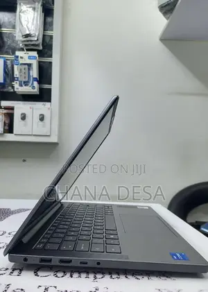 New Laptop Lenovo 300e 16GB Intel Core i5 SSD 512GB