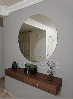 Round Mirror