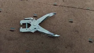 Grommet Setter/ Eyelet Plier ከምሱር መብሻና መጨፍለቂያ