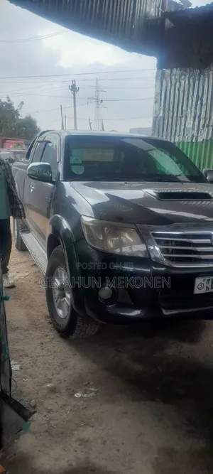 Toyota Hilux 2014 Black