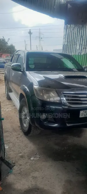 Toyota Hilux 2014 Black
