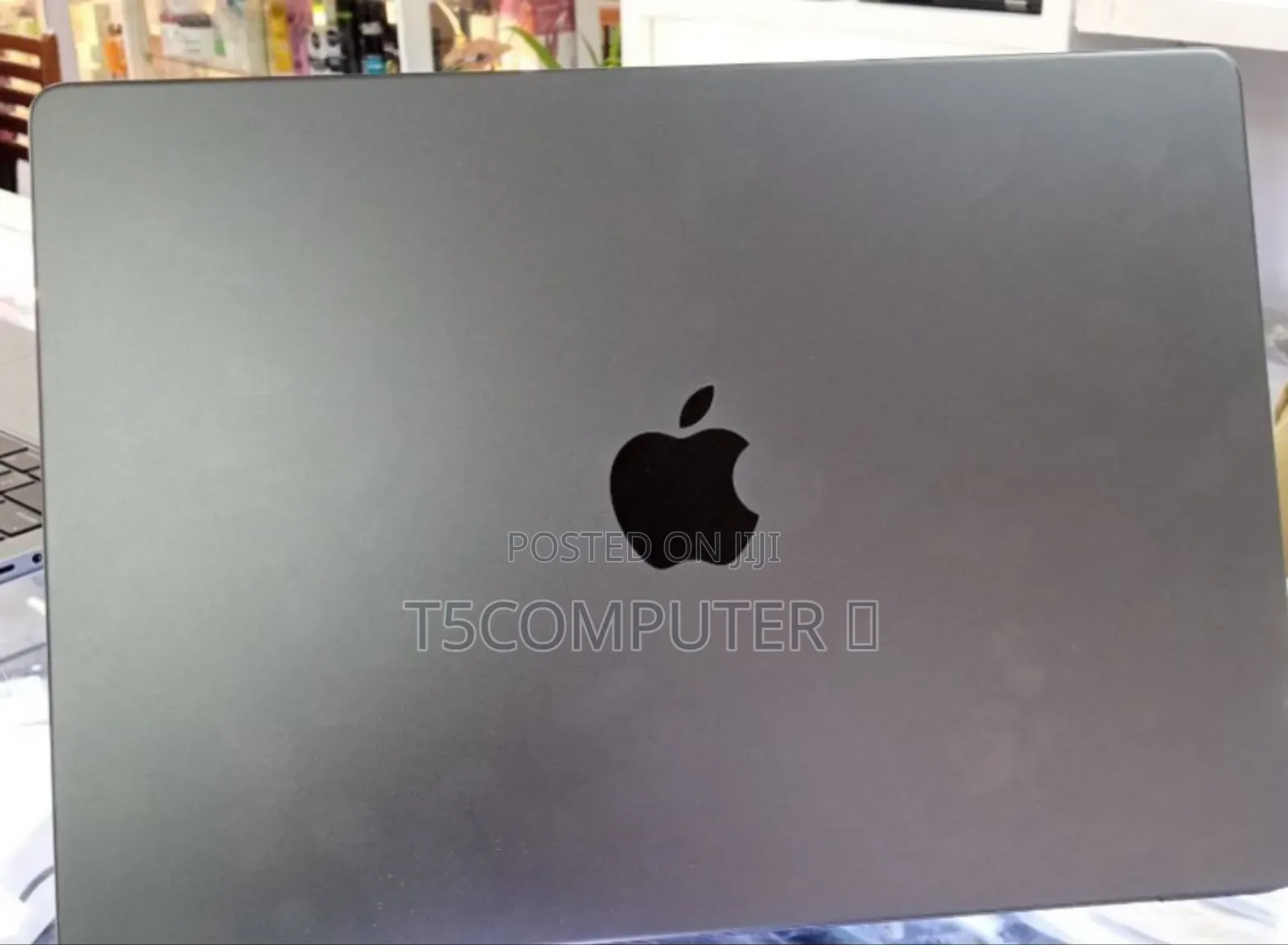 New Laptop Apple MacBook Pro 2023 M3 14-inch 18GB Apple M3 SSD 512GB