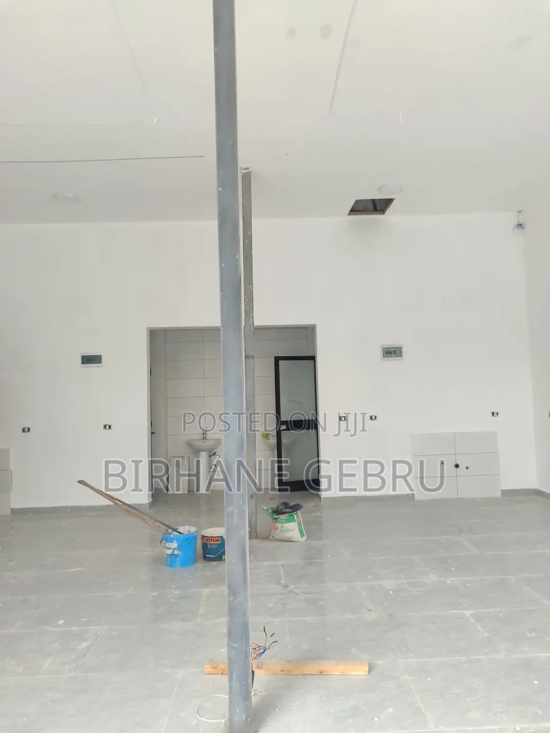 Space Rent for Cafe Berger .Jouice and Other