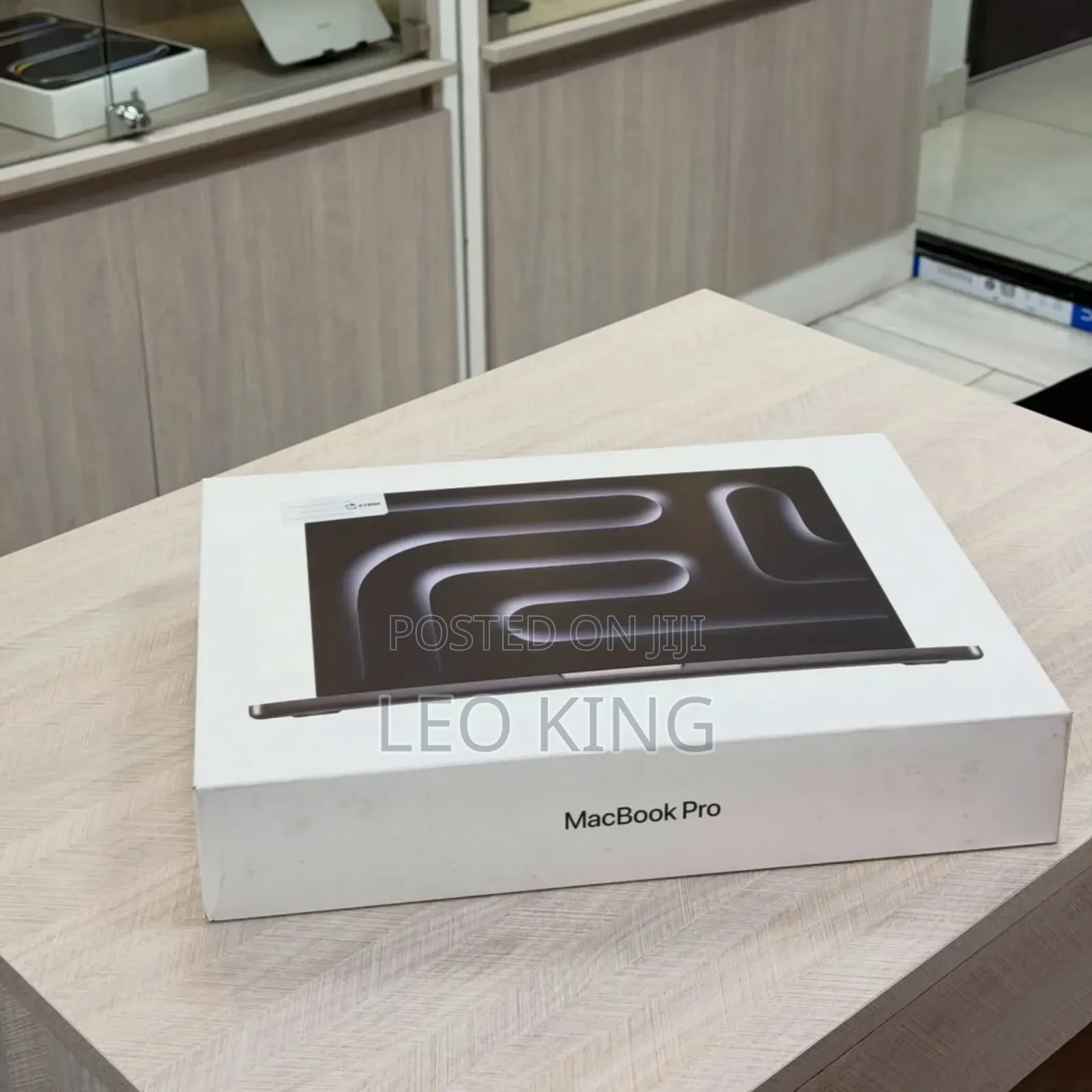 New Laptop Apple Macbook Pro 2025 M5 14-inch 24GB Apple M5 SSD 512GB