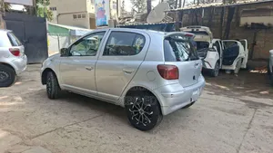 Toyota Vitz 2004 Silver