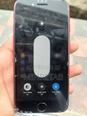 Apple iPhone SE 128 GB Red