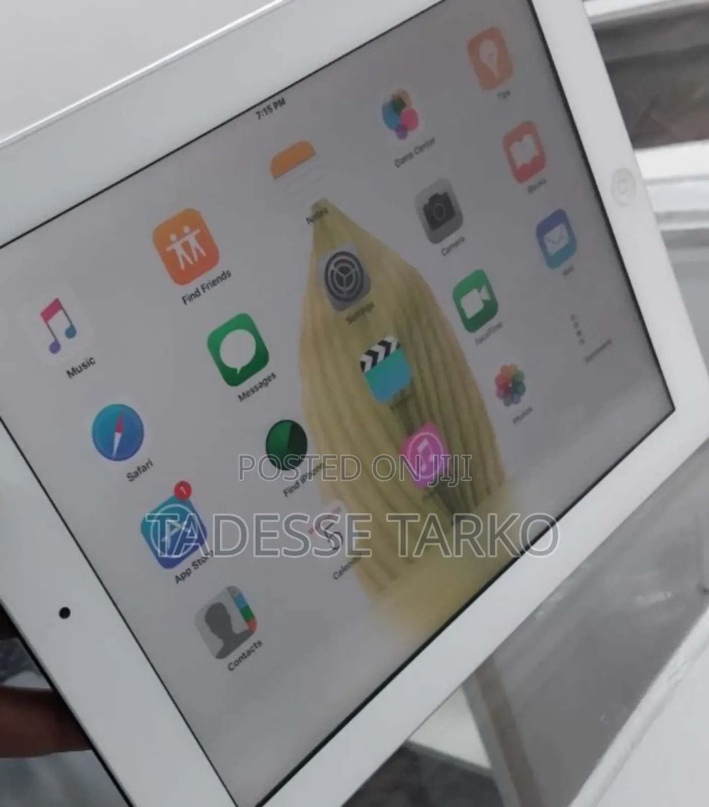 New Apple iPad 9.7 32 GB Silver