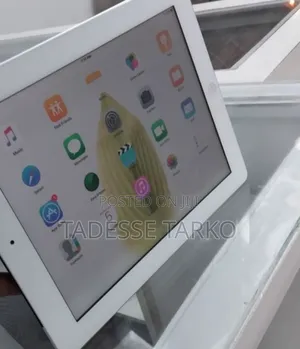 New Apple iPad 9.7 32 GB Silver